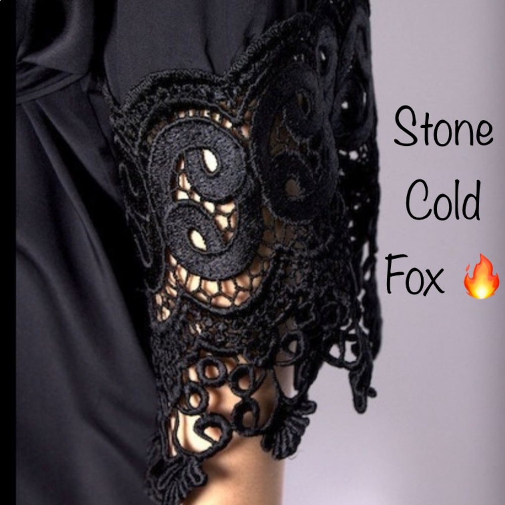 Stone Cold Fox Robe 🔥 - Picture 5 of 9